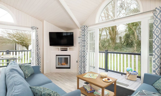 New Forest District Ski Chalet | Signature 4 Plus Lodge