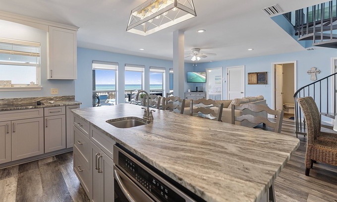 Crescent Beach House | Siloam Waters – Your Beachfront Memory Maker in PCB!