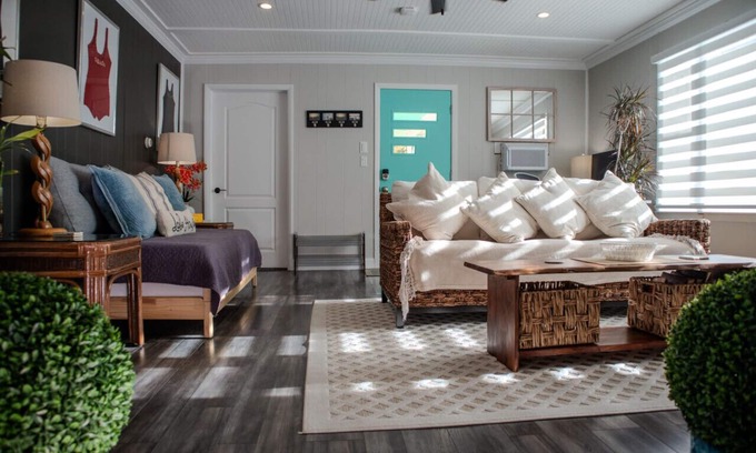 Saint Joseph Apartment | Silver Beach Inn: The Saucer