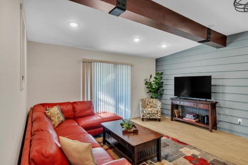 Jeffersonville - Clarksville House | Silver Creek 3BR Hideaway home