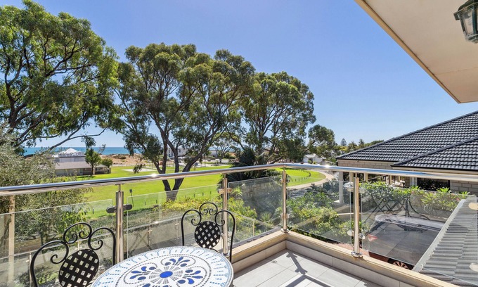 Silver Sands House | Silver Sands Holiday & Beach House