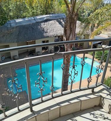 Krugersdorp Apartment | Simon Bekker units 2