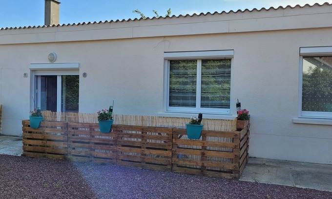 Saint-Fromond Apartment | SINGLE-STOREY APARTMENT WITH TERRACE