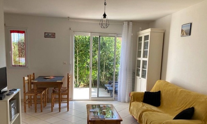 Les Boucholeurs Apartment | Single storey apartment 200m from the sea