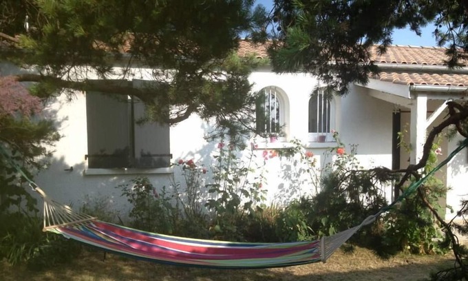 LHoumeau House | Single storey house renovated 900 m from the sea in a charming village near La Rochelle and the Ile de Re 5 mins