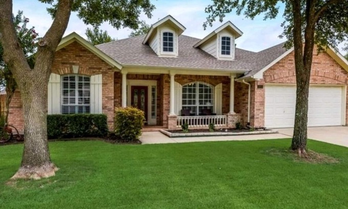 Flower Mound House | Single story 15m from DFW in desirable neighborhood