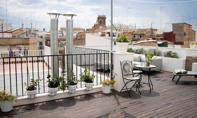 Barrio del Carmen Apartment | Singular Stays Santa Cruz 9 II