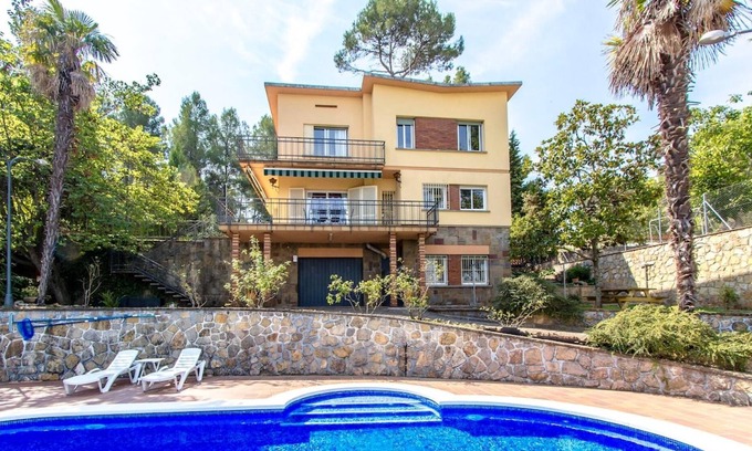 Santa Maria de l'Avall Villa | Siran Corbera 561.514