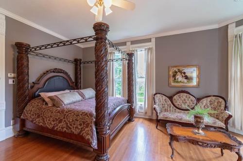 Fairbury House | Sisters Inn-Master Suite