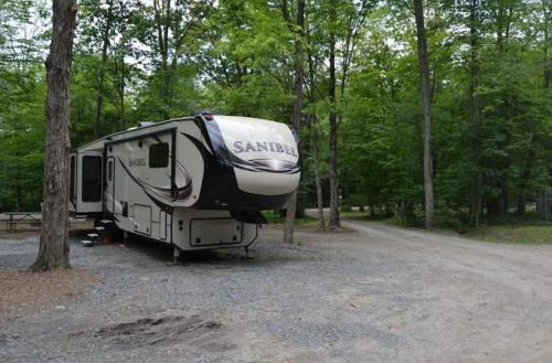 Wellsboro House | Site T Full Hookup up to 32ft