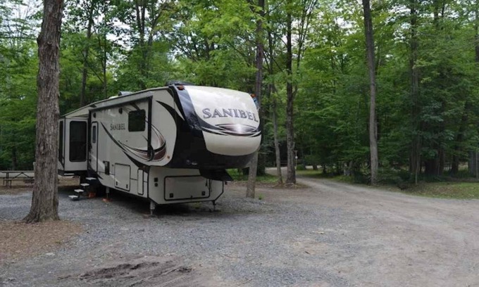 Wellsboro House | Site U Full Hookup up to 43ft