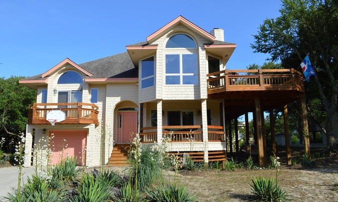 Monteray Shores House | Situated for an Active or Relaxing Beach Vacay-Close to It All-NO Other Fees