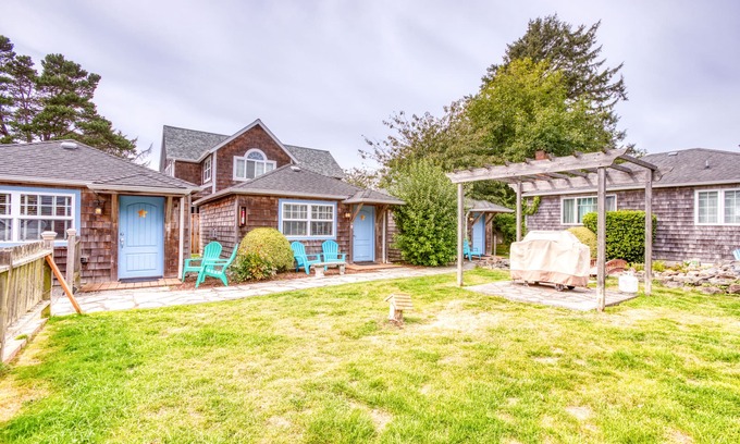 Downtown Cannon Beach Cottage | Six Cottages w/Shared Courtyard & Grill - Two Blocks to Beach Dog-Friendly