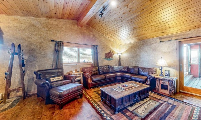 Grand Lake House | Six Moose Lodge