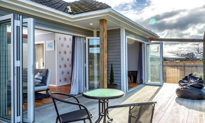 Martinborough House | Six on New York, Martinborough