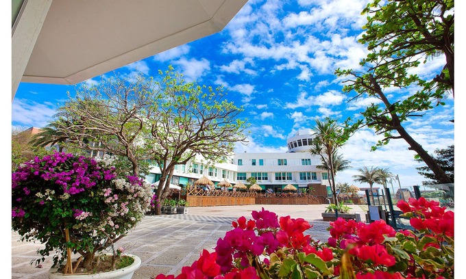 Sizihwan Resort | Sizihwan Sunset Beach Resort