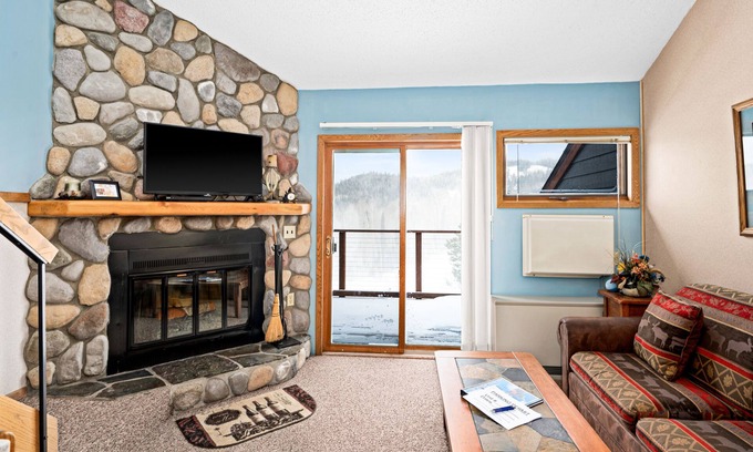 Lutsen Condo | Ski-In Loft with Fireplace, Pool & Hot Tub in Lutsen