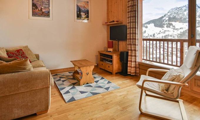 Le Chinaillon Apartment | Ski-in/out Apt, 4 pers, 2 bedrooms, sunny balcony, quiet area