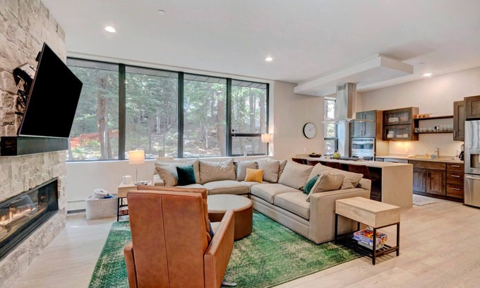 Winter Park House | Ski In Out Luxury Loft 103 I Hot Tub I Gym I Views I Best Price I Discounted Attractions