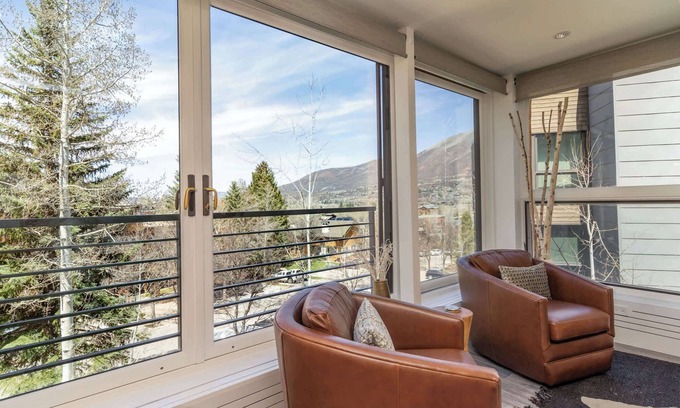 Aspen Apartment | Ski-in/out! Renovated 3BR Aspen Condo