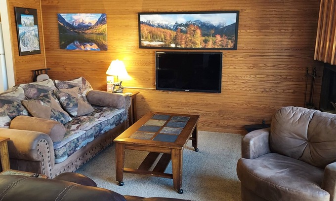 East Village at Copper Condo | Ski In/Ski Out 50 ft from SuperBee Lift - Finish line 2025 World Cup races