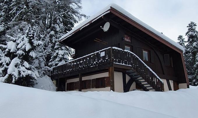 La Lechere Ski Chalet | Ski-in, ski-out along the slopes