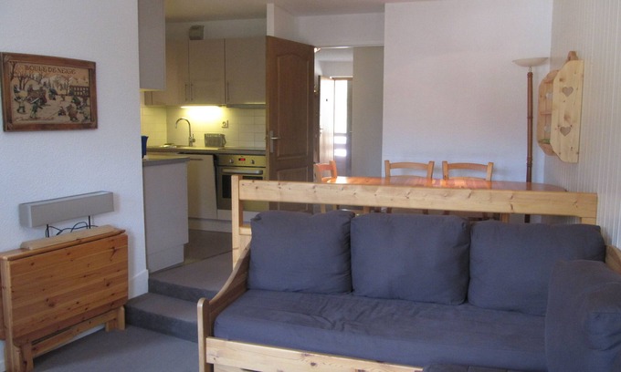 La Perriere Apartment | Ski in/ski out apartment - Sleeps 4 to 6 - Domaine La Tania Courchevel