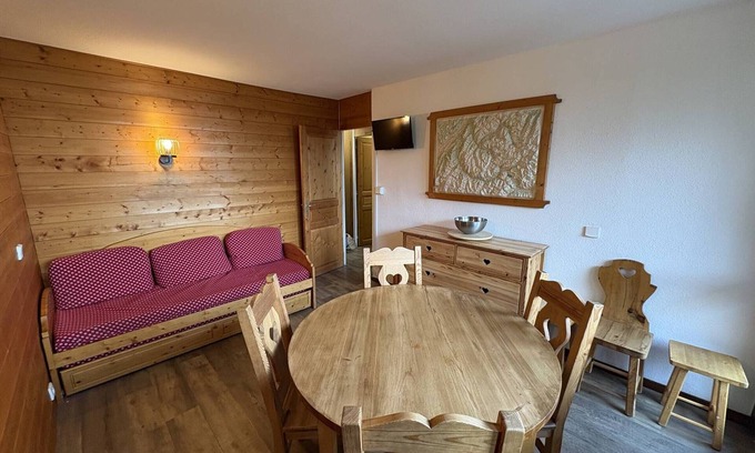Plagne Centre Apartment | Ski-in/ski-out apartment in Plagne Centre, 7 ppl, 2 bedrooms, balcony