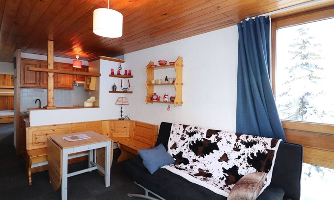 Le Lavachet Apartment | Ski-In/Ski-Out Comfort: Renovated 3-Room Apt with Balcony, Sleeps 7