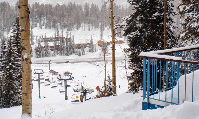 Purgatory Condo | Ski-in/ski-out condo with mountain-view balcony & shared pool - walk to lake