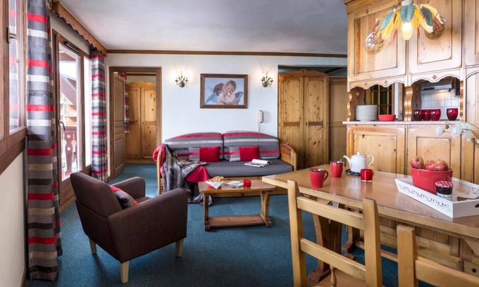 Val-Thorens Apartment | Ski-in/ski-out & foot of the slopes, fitness, tv, ski locker, 60m², Val Thorens
