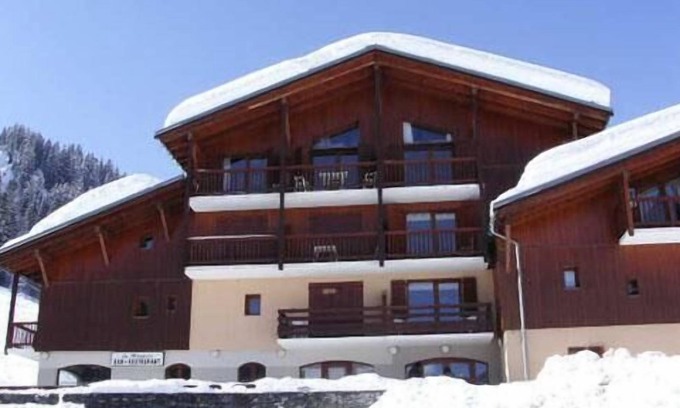 Beaufort Apartment | Ski-in/ski-out & foot of the slopes, 1st floor, balcony, parking, tv, ski locker, 36m²