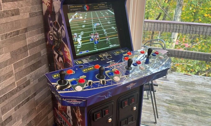 Village at Camelback House | Ski-in Ski-out Home by Waterparks, Big Games, Dog Friendly