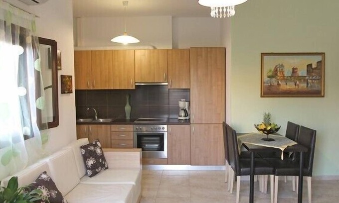 Skaleta Apartment | Ski-in/ski-out property with shared pool & hot tub