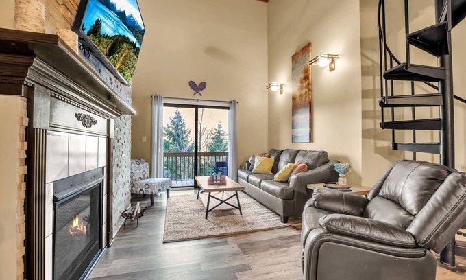 Great Valley Condo | Ski In/Ski Out Remolded Condo on Holiday Valley Resort!