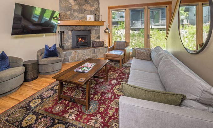 Big Horn House | Ski In/Ski Out, Wood Burning Fireplace, Great Location