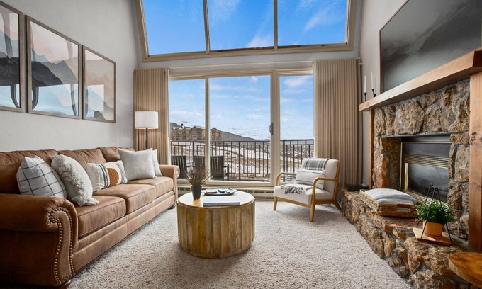 Steamboat Springs Condo | Ski In Top Floor Condo - Amazing Ski Area Views - Private Shuttle, Hot Tub, Sauna