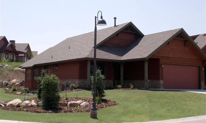 Eden House | Ski, Mountains, Lake: 5 BR Vacation House at Wolf Creek Ut, Many Amenities