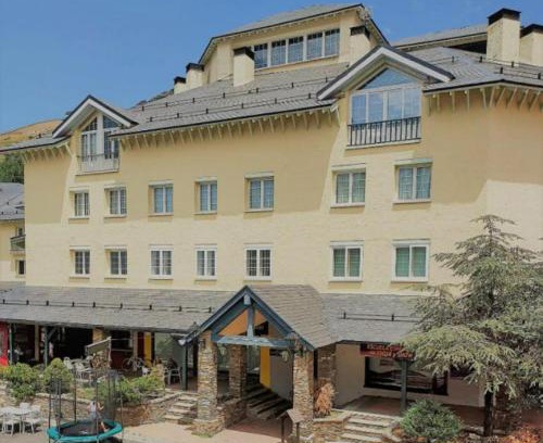 Pradollano Apartment | SKI & SNOW APARTMENTOS by TODOSIERRANEVADA - Plaza de Andalucia - Junto a los Telecabinas
