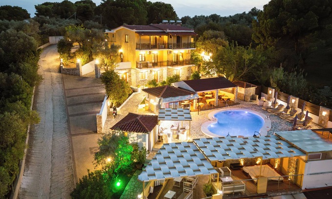 Troulos House | Skiathos Island Suites