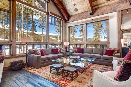 Timber Trail House | Skiers Palace