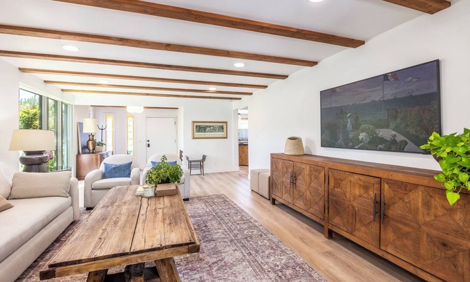 Holladay House | Skiers private retreat- sauna, fireplaces, hot tub