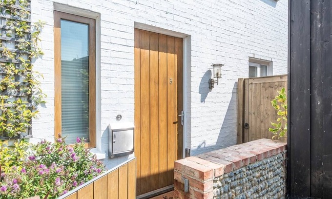 Southwold Apartment | Skimming Stones, Southwold