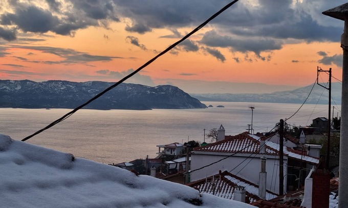 Glossa House | Skopelos- Iris - Your Traditional Home