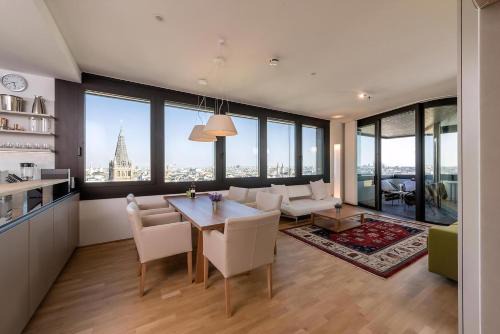 Josefstadt Apartment | Skyflats City View