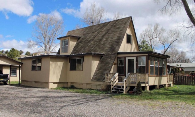 Mimbres House | SkyView at Lake Roberts getaway