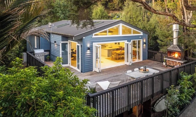 Waiheke Island House | Skyview Onetangi | Stay Waiheke