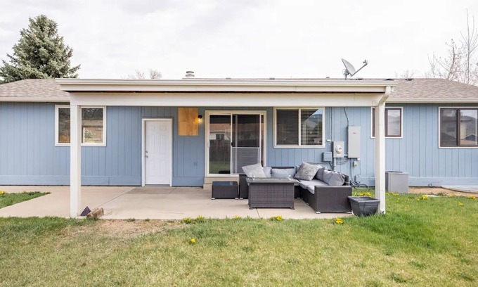 Morrison House | Sleek Getaway: Minutes to Red Rocks