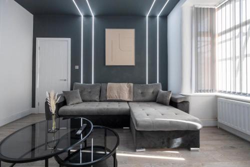 Bolton House | Sleek Retreat Modern Home with Games Room and Home Cinema Lounge-Sleeps 8
