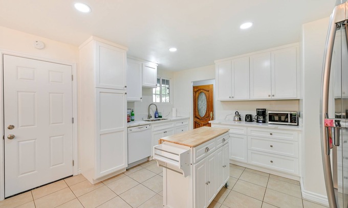 Clairemont Mesa House | Sleek San Diego Vacation Rental w/ Private Patio!